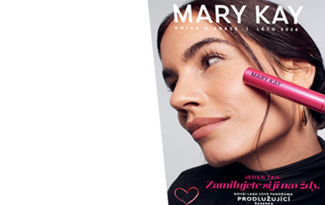Žena s řasenkou na obalu Knihy o kráse