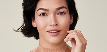 Fotografie ženy asijského původu ve věku přes dvacet s krásnou pletí